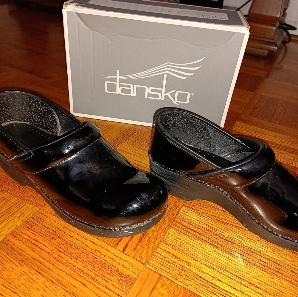Patent leather clogs-DANSKO